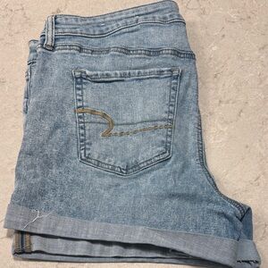 American Eagle Outfitters MIDI DENIM SHORTS